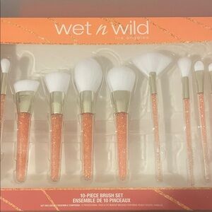Wet n Wild Glittery Orange Brush Set